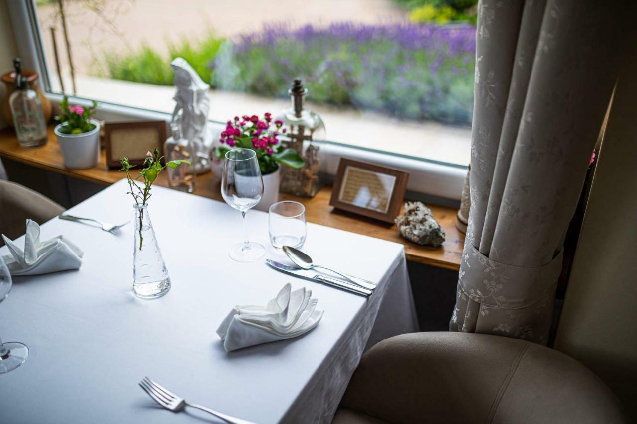 Bázakerettye Bonne Chance Restaurant And Hotel מראה חיצוני תמונה